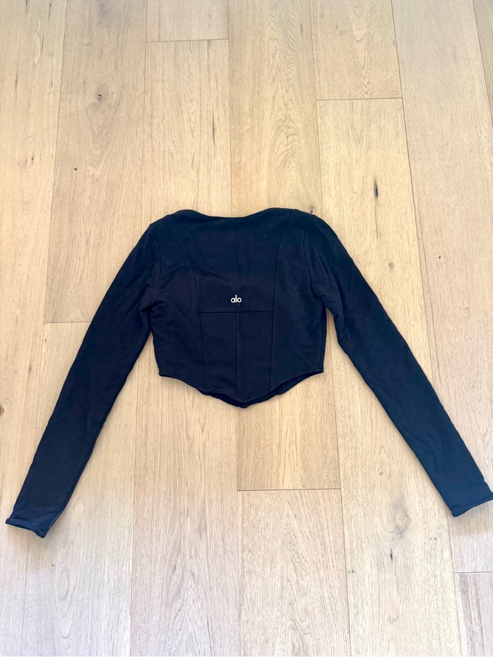 ALO Yoga Black Long-Sleeve Corset Style Cropped Top - Picture 5 of 8